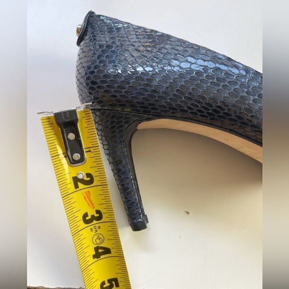 Stuart Weitzman navy Blue python embossed Peep-Toe platform Heels. 11 - Picture 12 of 16